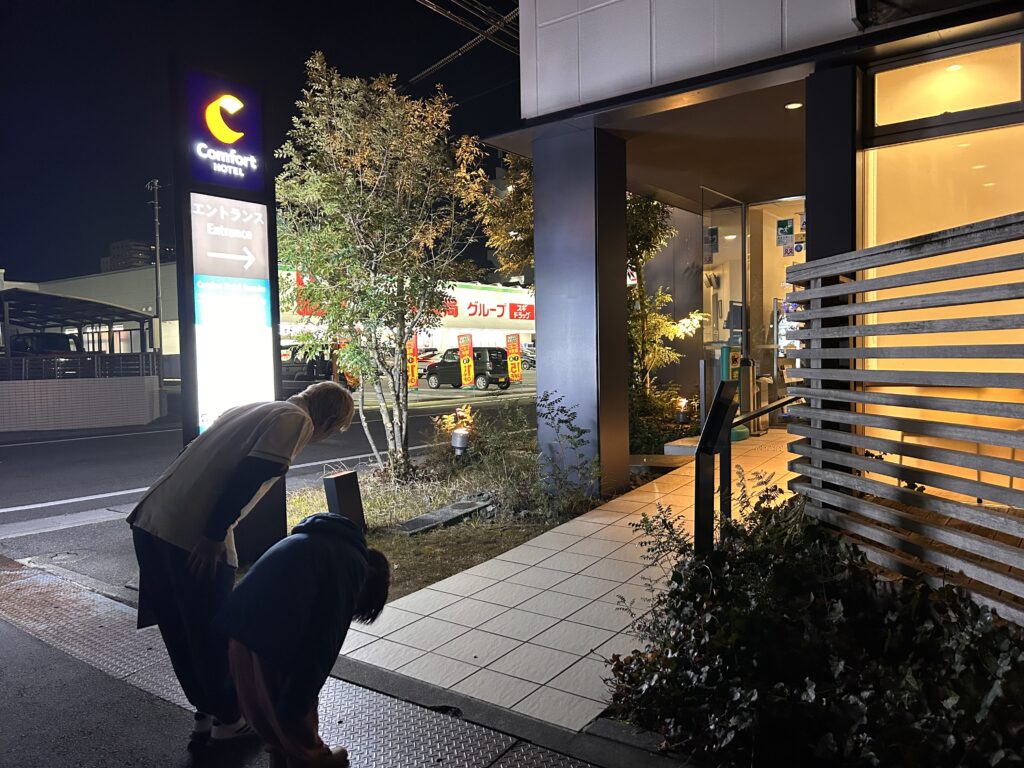 チラシ配りの写真